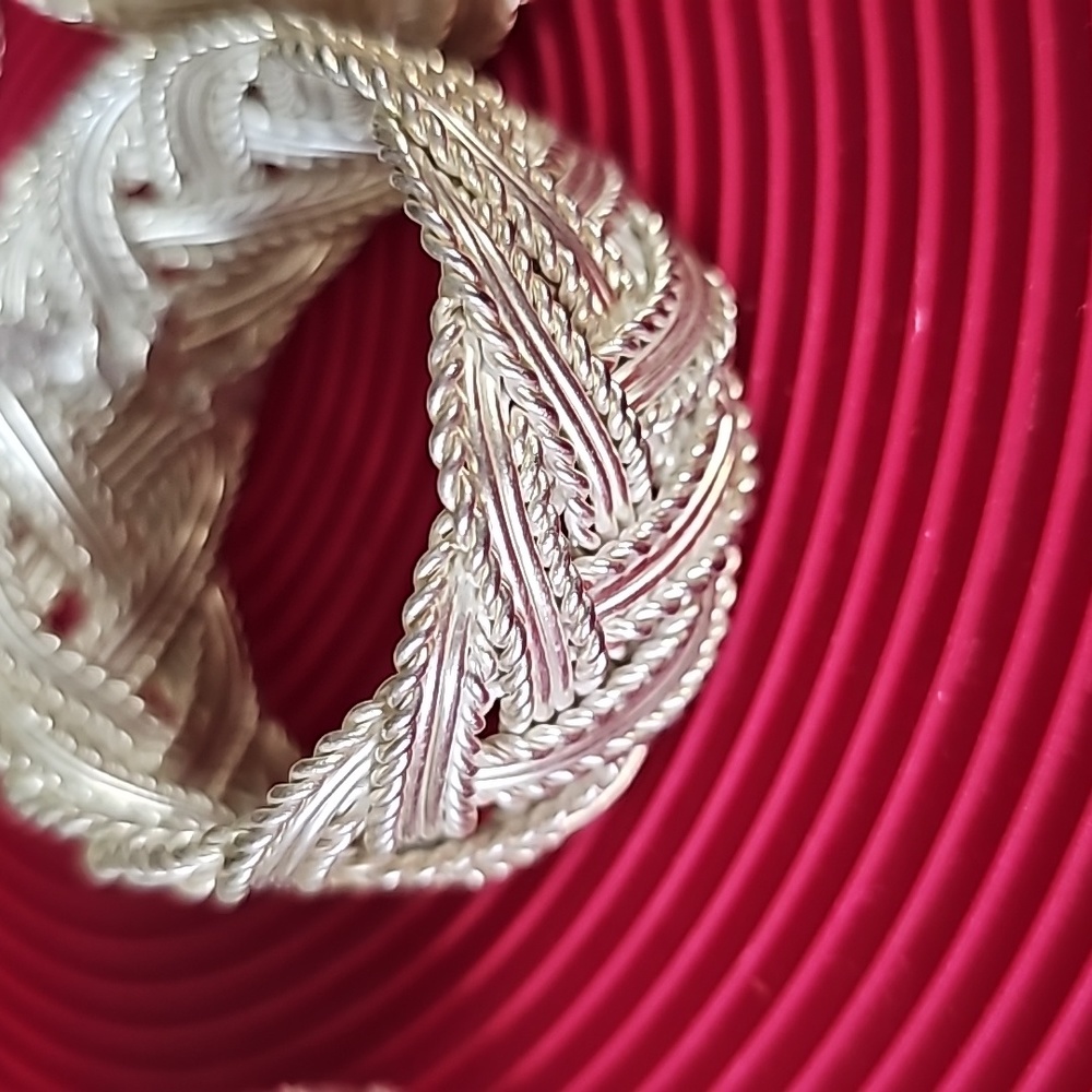 NAPKIN RINGS - Picture 2 of 3